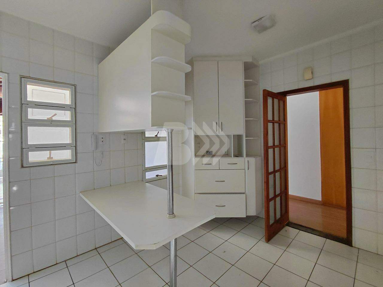 Casa de Condomínio para aluguel no Dois Córregos: 