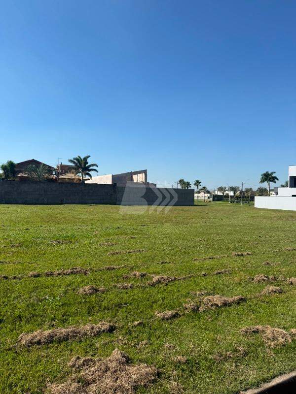 Terreno em Condomínio à venda no Residencial Terras de Ártemis (Ártemis): 
