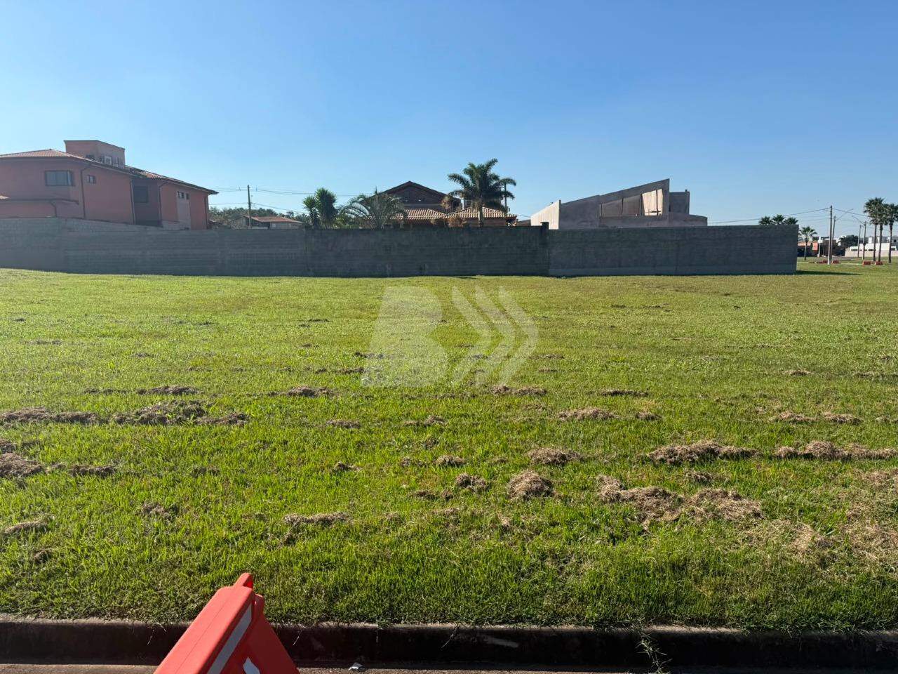 Terreno em Condomínio à venda no Residencial Terras de Ártemis (Ártemis): 