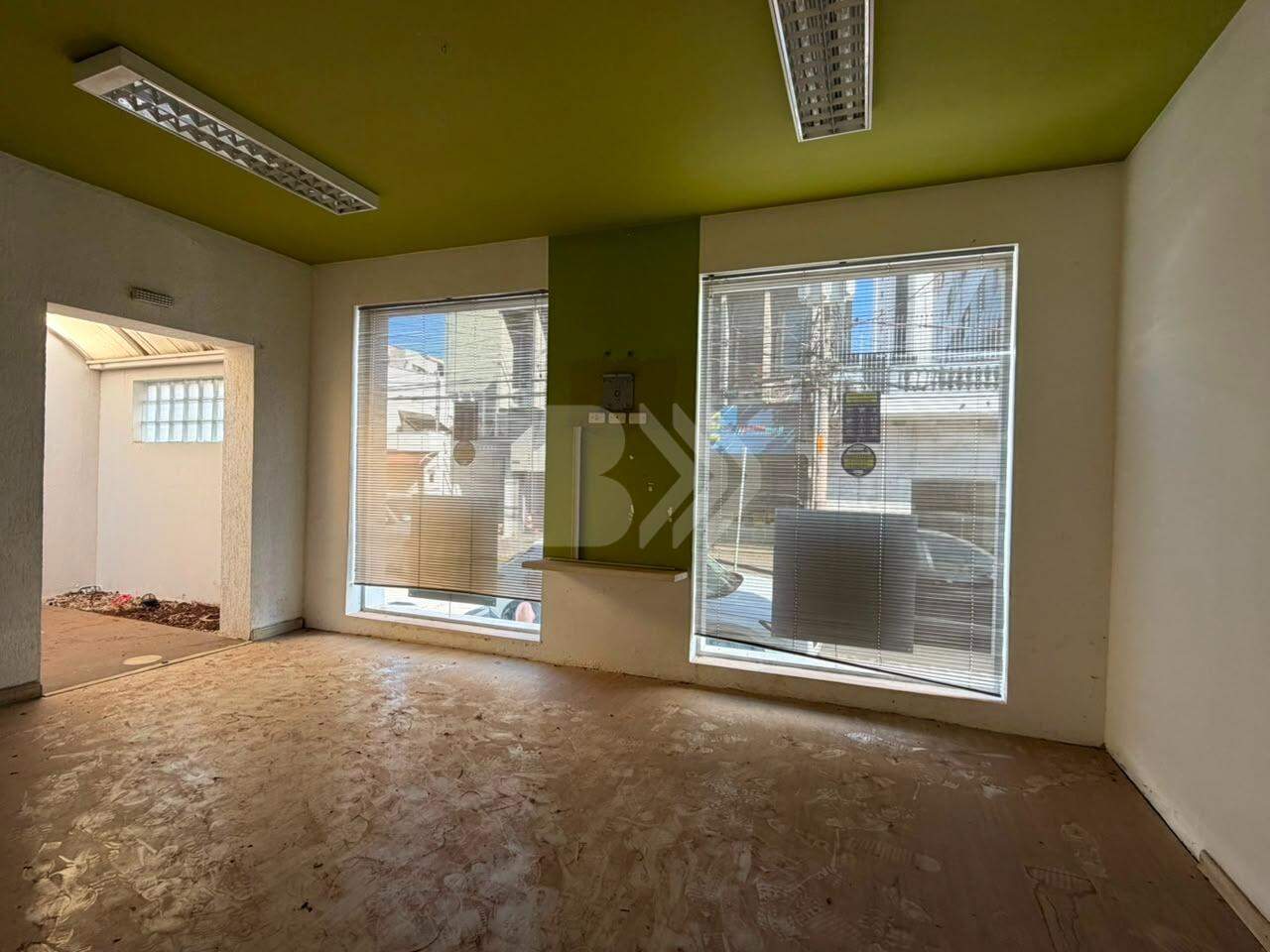 Casa Comercial para aluguel no Centro: 
