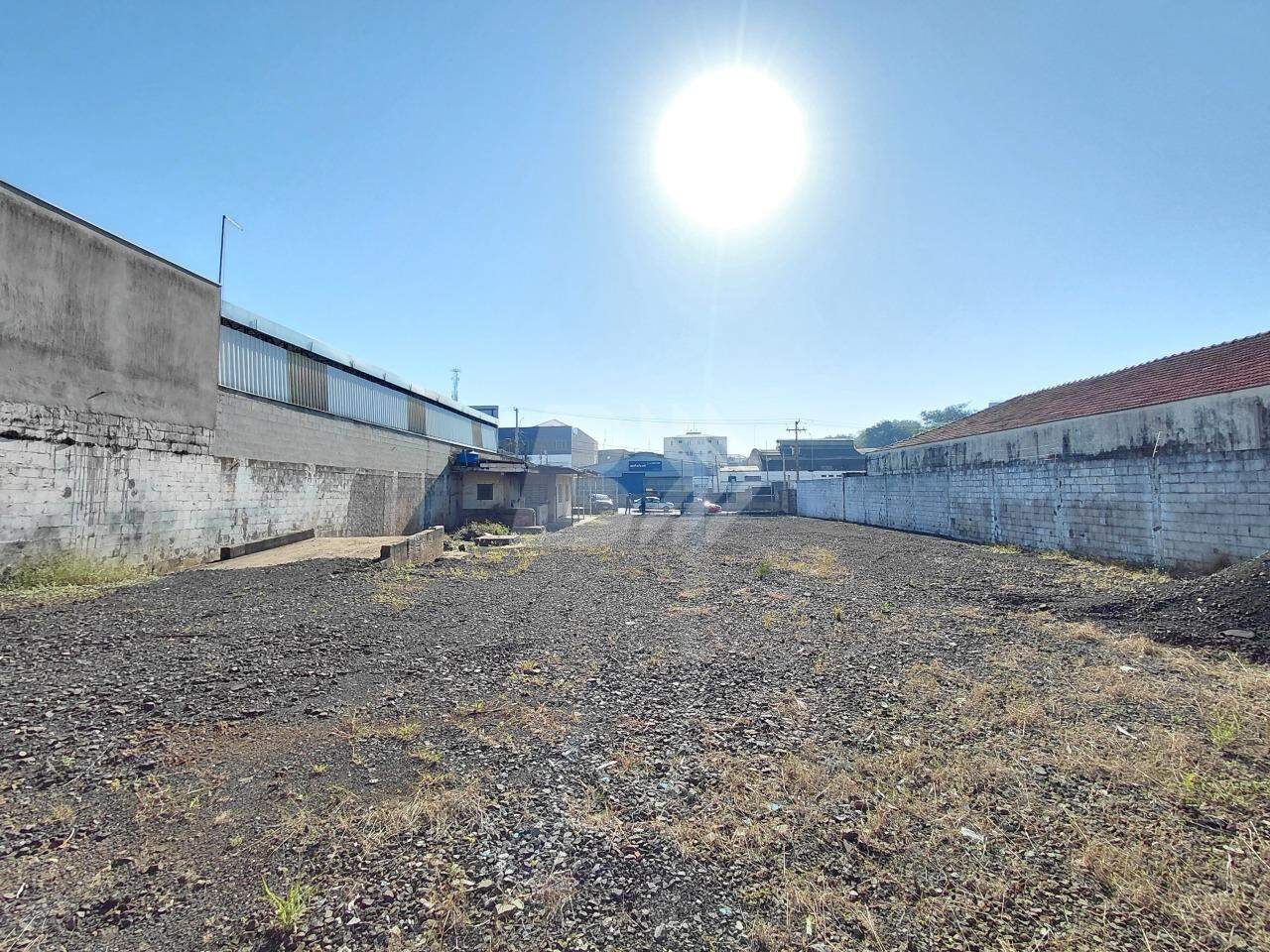 Barracão/Galpão para aluguel no Areão: 