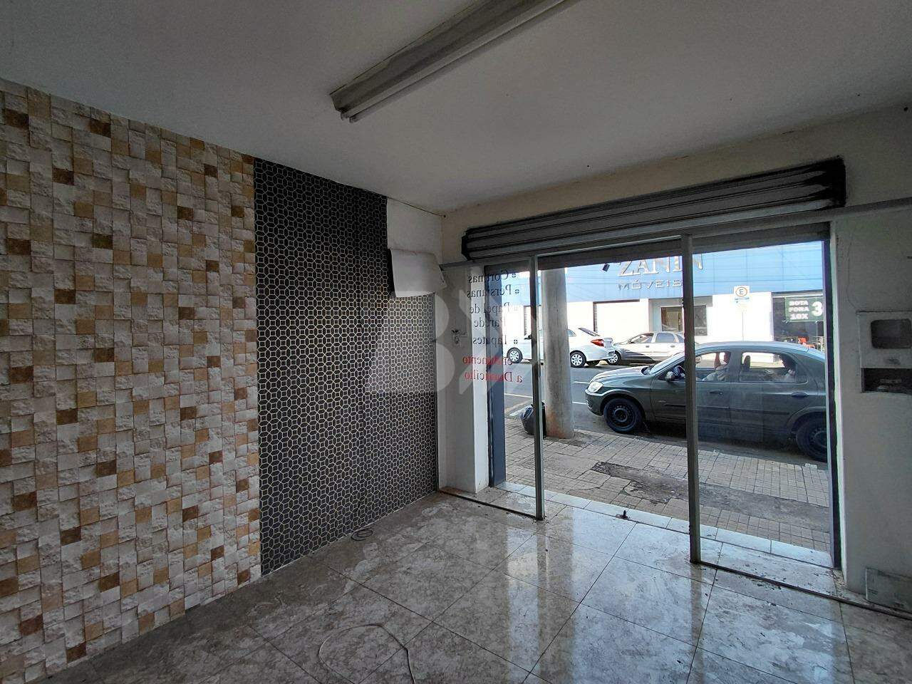 Salão Comercial para aluguel no Vila Rezende: 