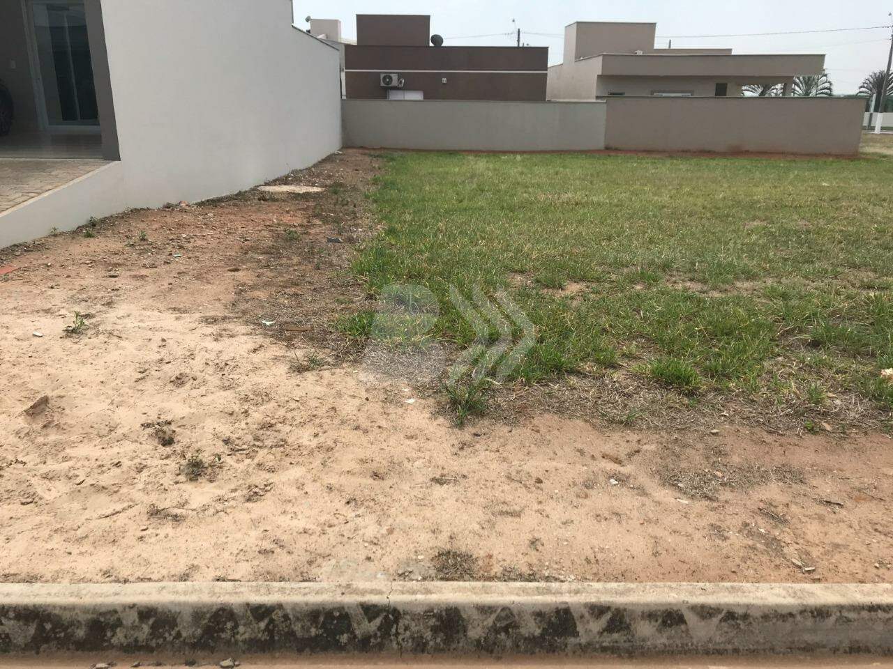 Terreno em Condomínio à venda no Mato alto: 