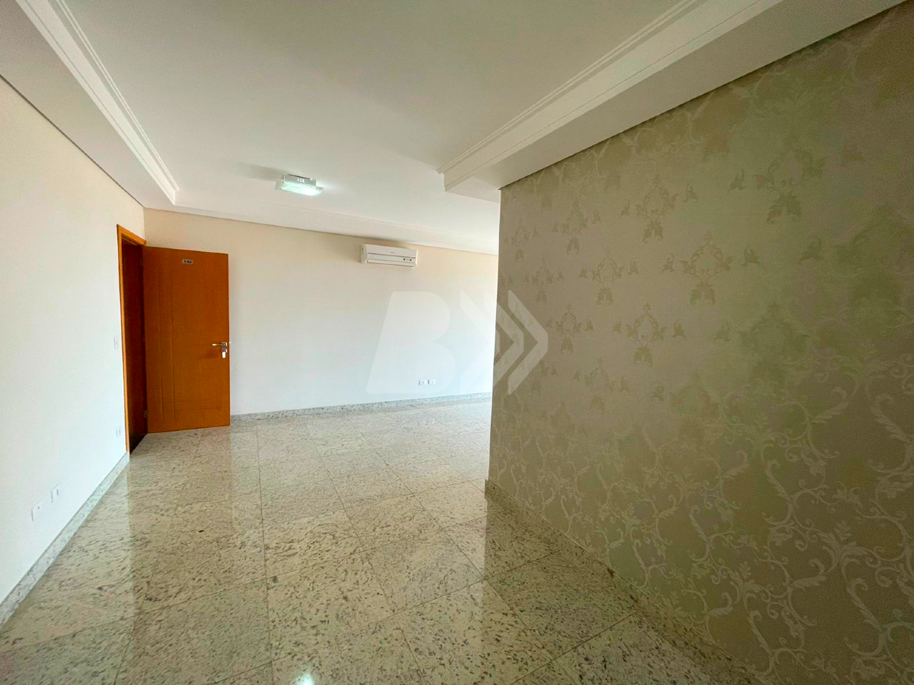 Apartamento para aluguel no Bairro Alto: 