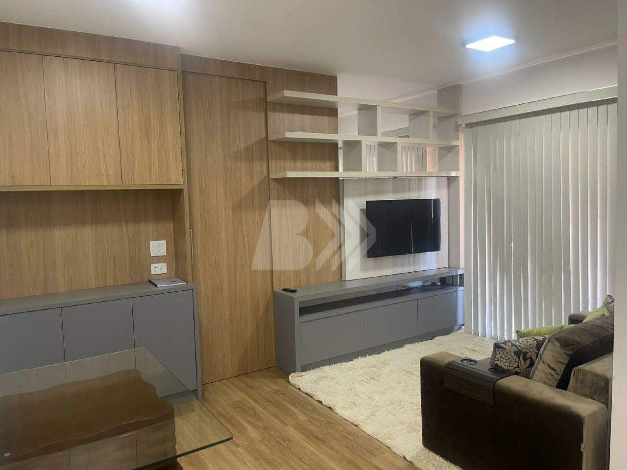 Apartamento para aluguel no Bairro Alto: 