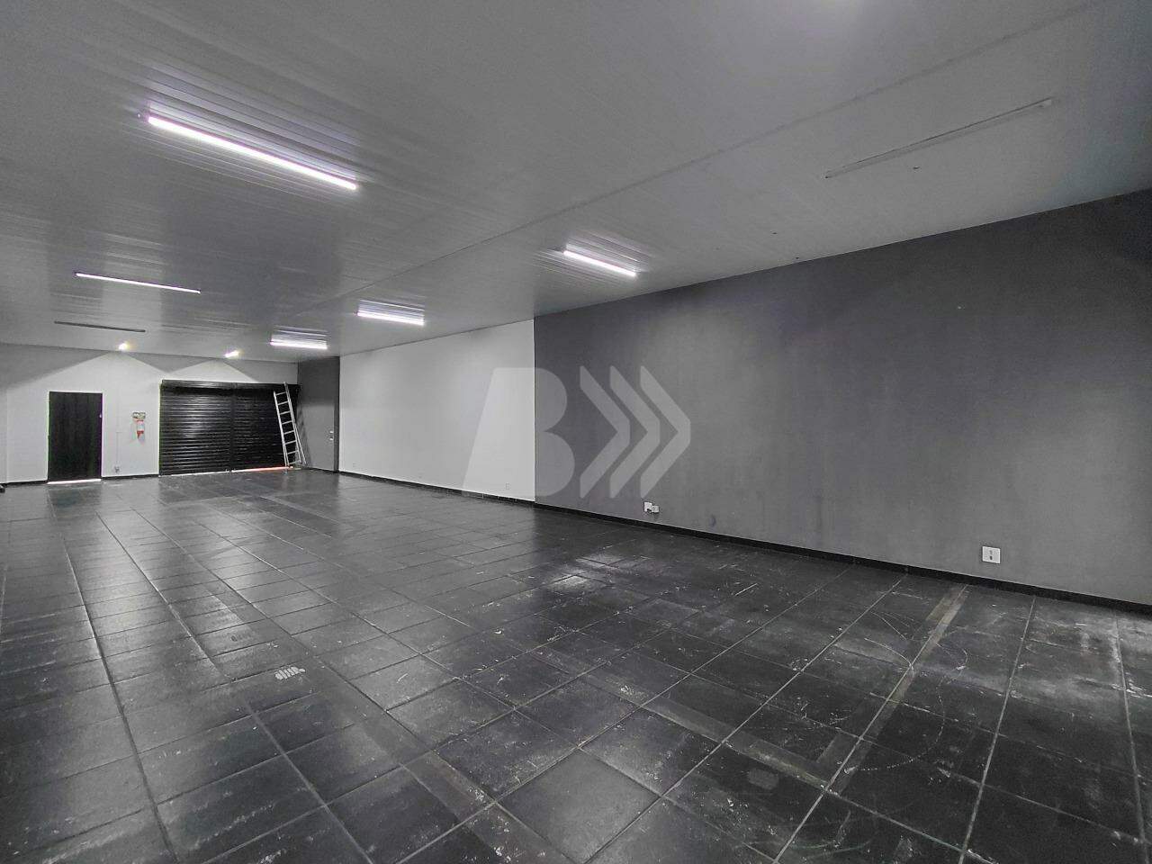 Salão Comercial para aluguel no Vila Rezende: 