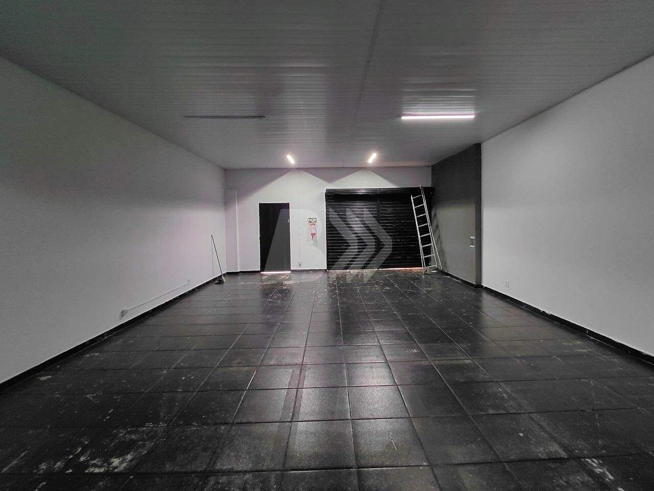Salão Comercial para aluguel no Vila Rezende: 