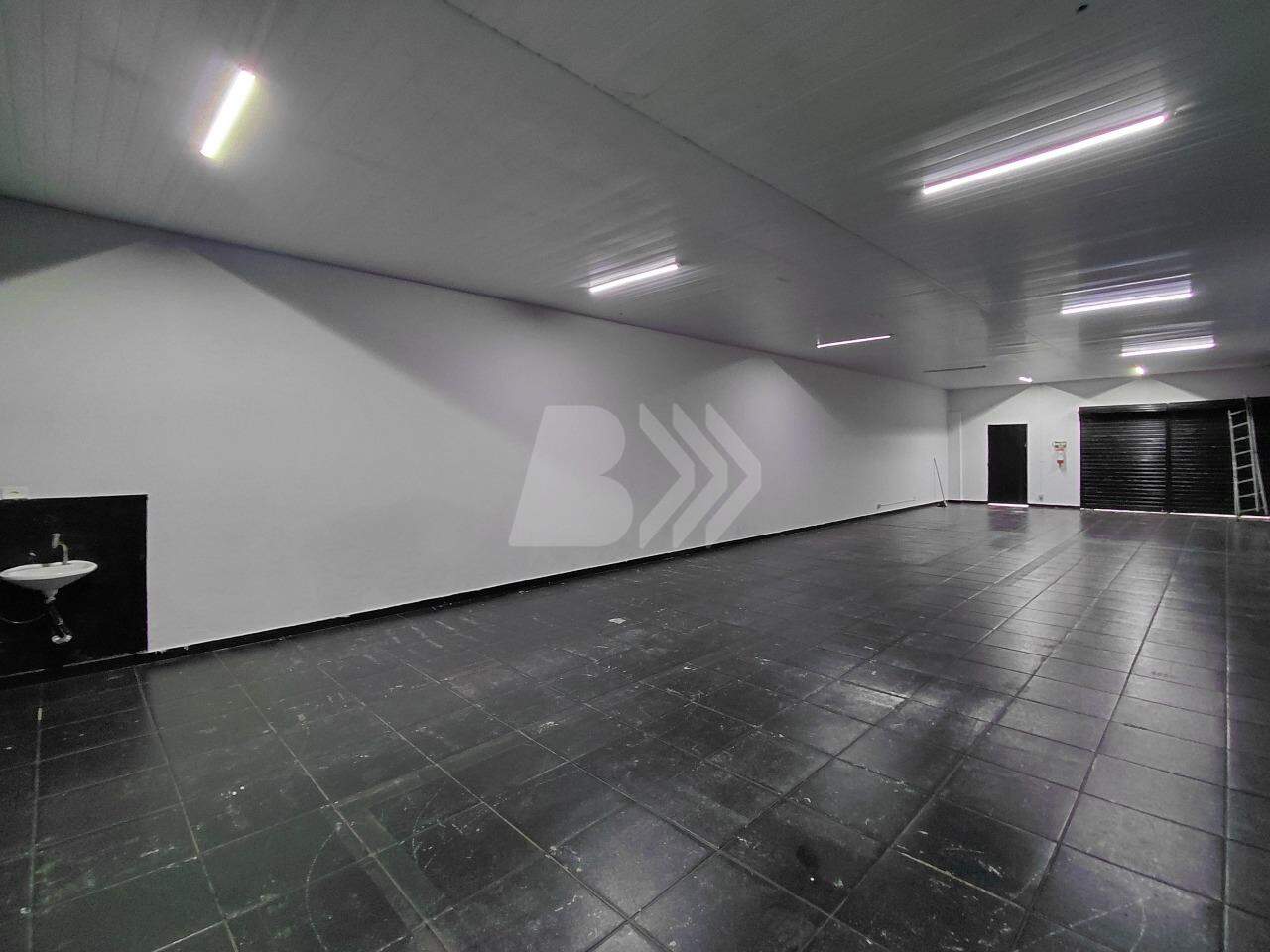 Salão Comercial para aluguel no Vila Rezende: 