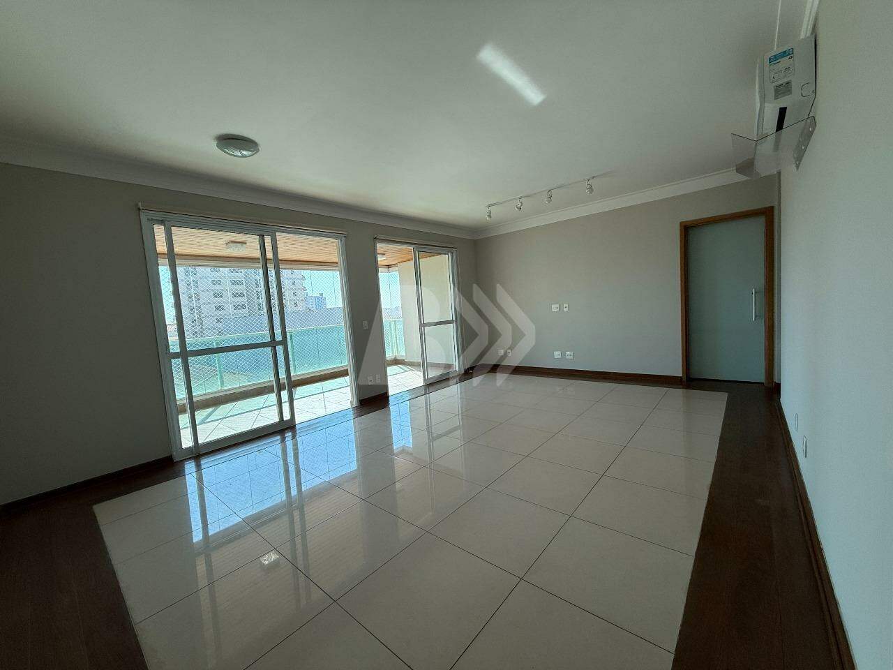 Apartamento para aluguel no Bairro Alto: 