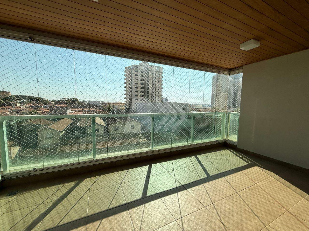 Apartamento para aluguel no Bairro Alto: 