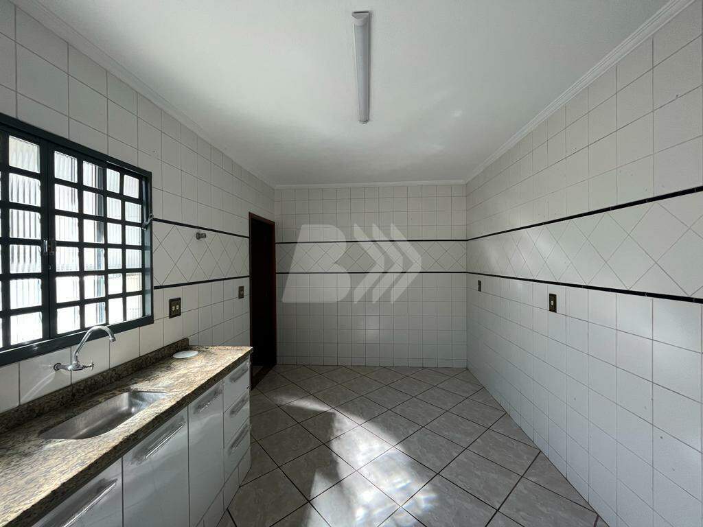 Casa Residencial para aluguel no Santa Terezinha: 