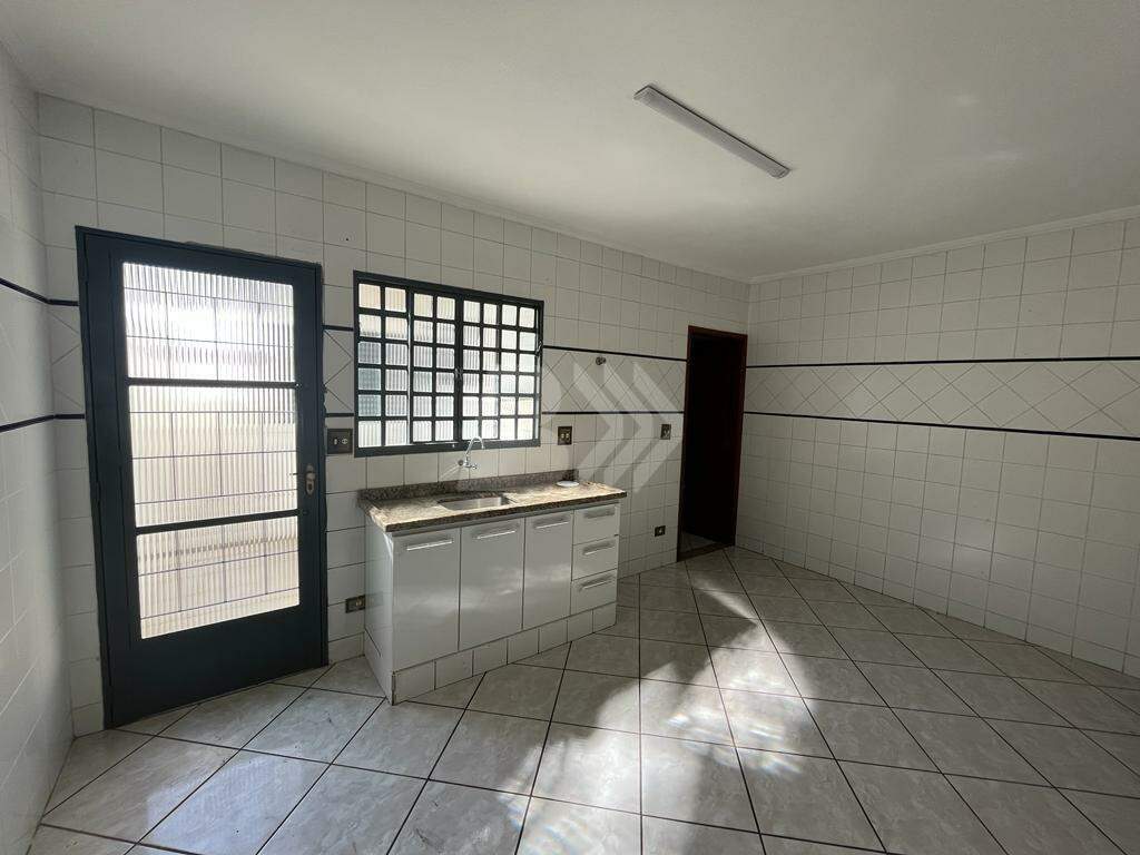 Casa Residencial para aluguel no Santa Terezinha: 