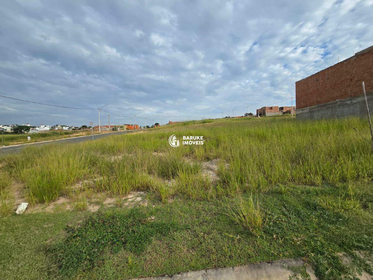 Terreno à venda no bairro Jardim BelmonteIndaiatuba: 