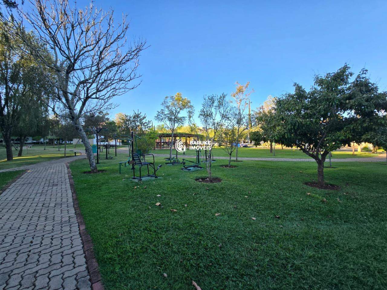 Terreno à venda no bairro JARDIM RESIDENCIAL SANTA CLARAIndaiatuba: 