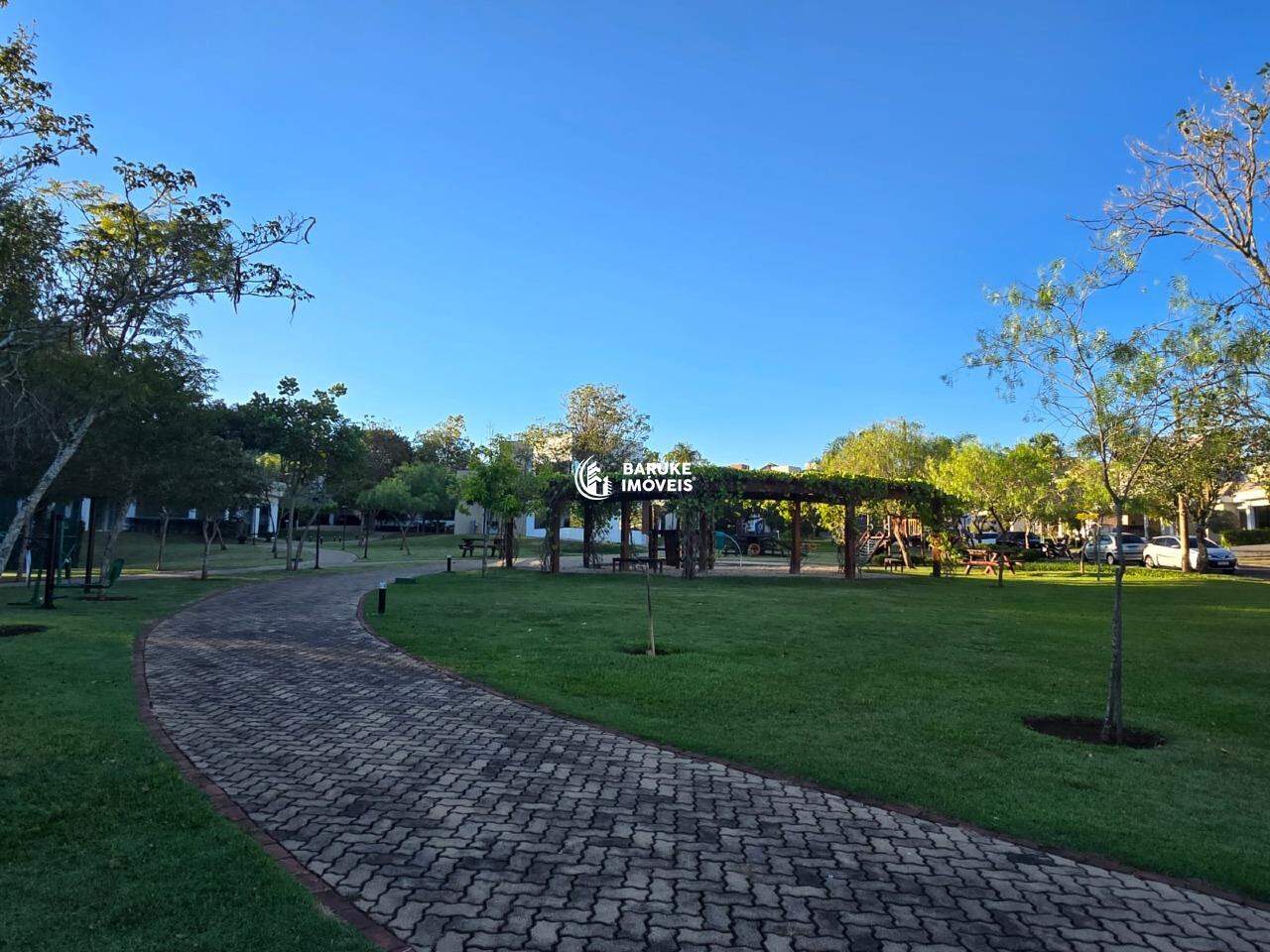 Terreno à venda no bairro JARDIM RESIDENCIAL SANTA CLARAIndaiatuba: 