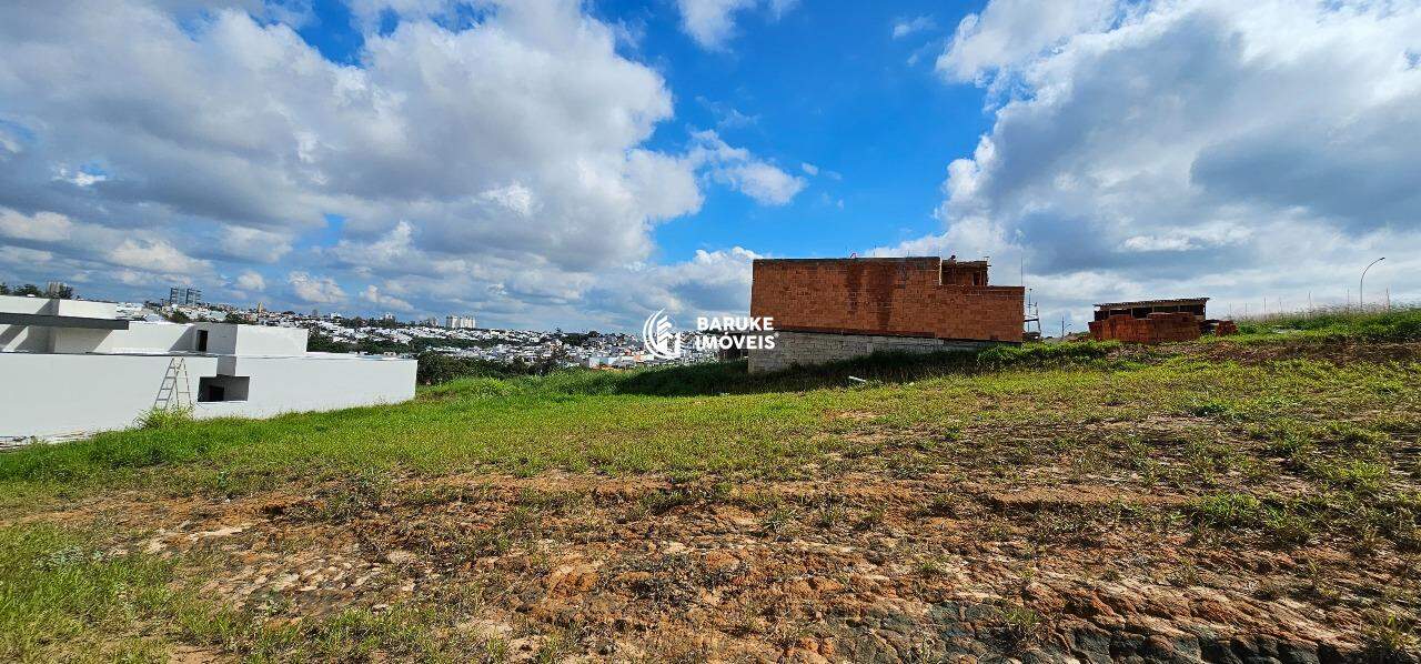 Terreno à venda no bairro RESIDENCIAL CASA DO LAGOIndaiatuba: 