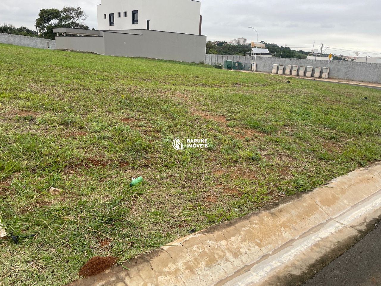 Terreno à venda no bairro JARDIM RESIDENCIAL DONA MARIA CANDIDAIndaiatuba: 