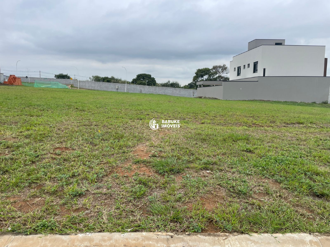 Terreno à venda no bairro JARDIM RESIDENCIAL DONA MARIA CANDIDAIndaiatuba: 