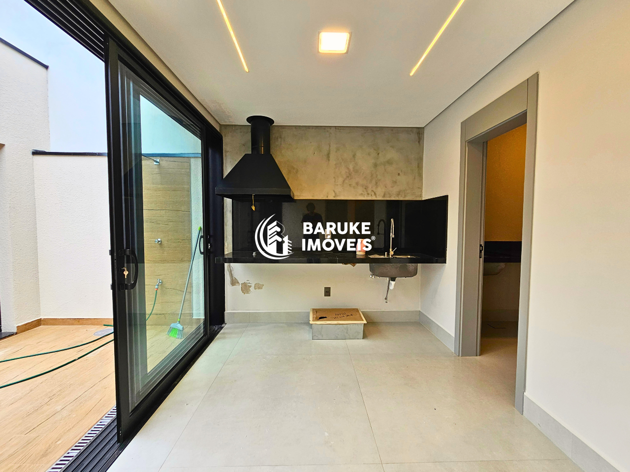 Casa de condomínio à venda no bairro RESIDENCIAL LONDON PARKIndaiatuba: 