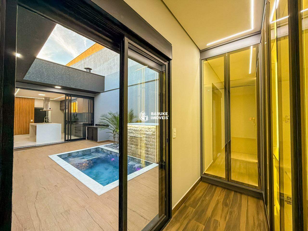 Casa de condomínio à venda no bairro JARDIM MANTOVAIndaiatuba: 
