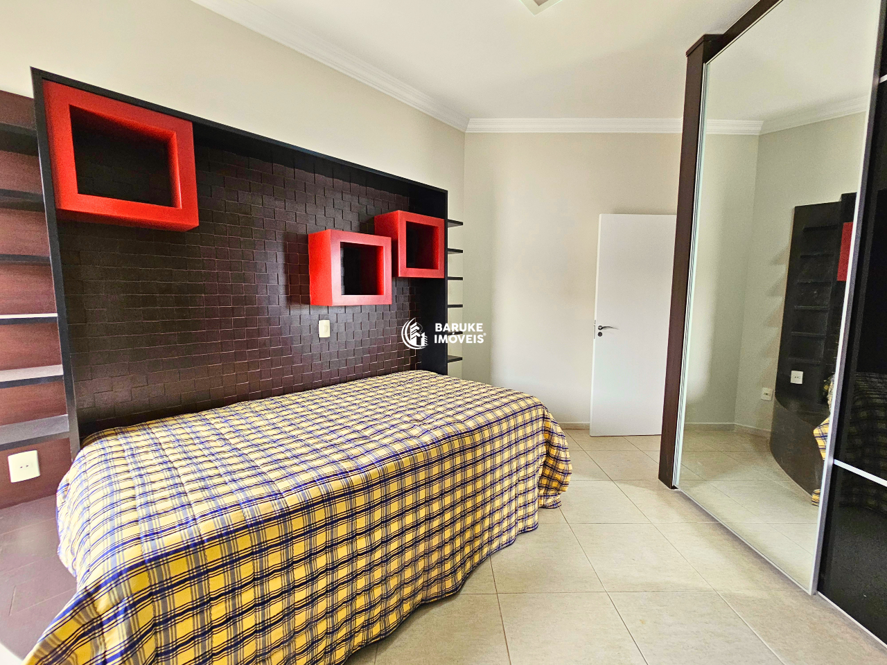 Casa de condomínio à venda no bairro VILA SUICAIndaiatuba: 