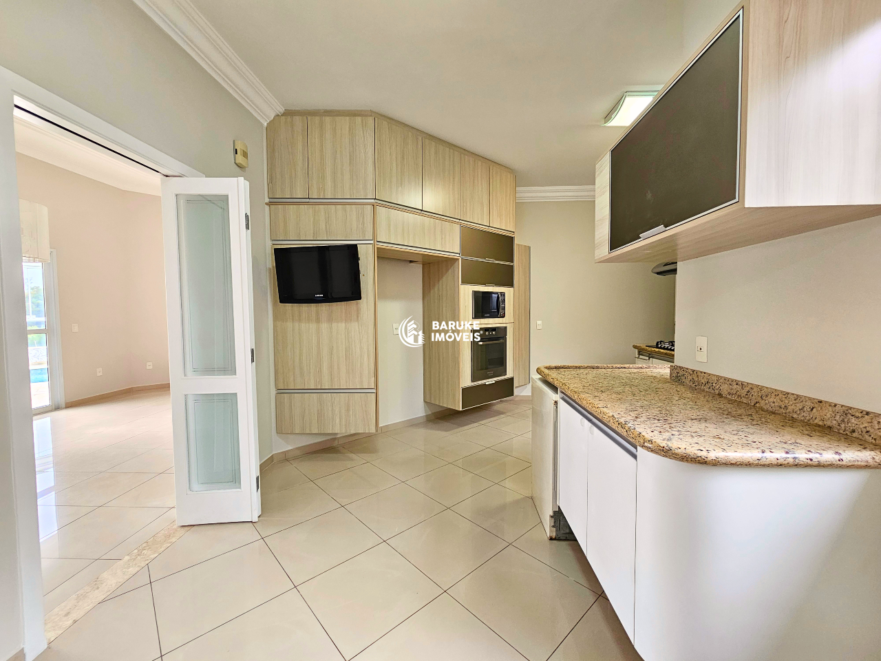 Casa de condomínio à venda no bairro VILA SUICAIndaiatuba: 