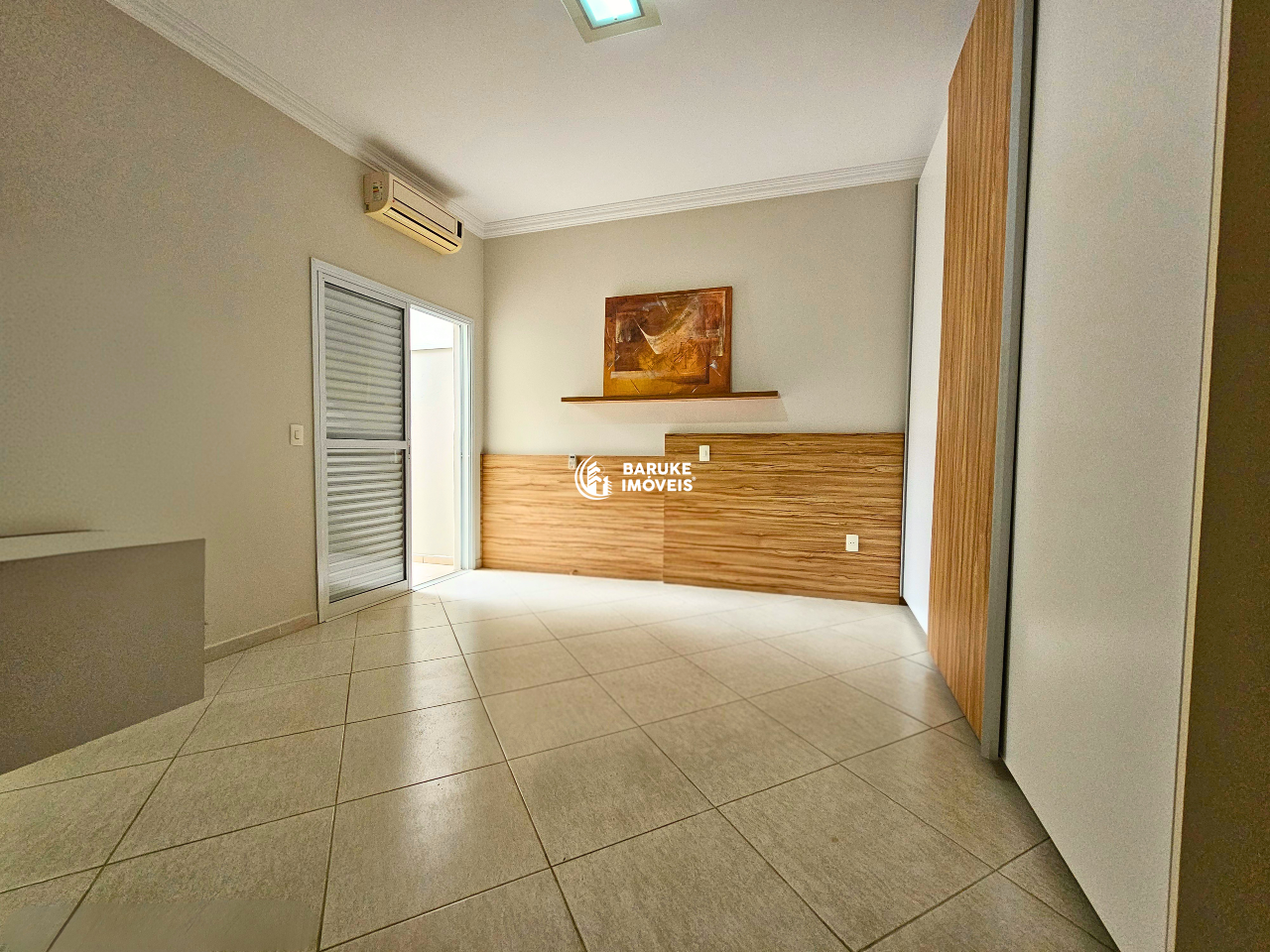 Casa de condomínio à venda no bairro VILA SUICAIndaiatuba: 