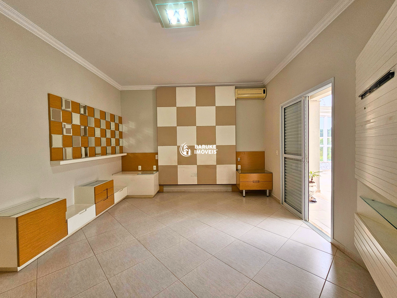 Casa de condomínio à venda no bairro VILA SUICAIndaiatuba: 