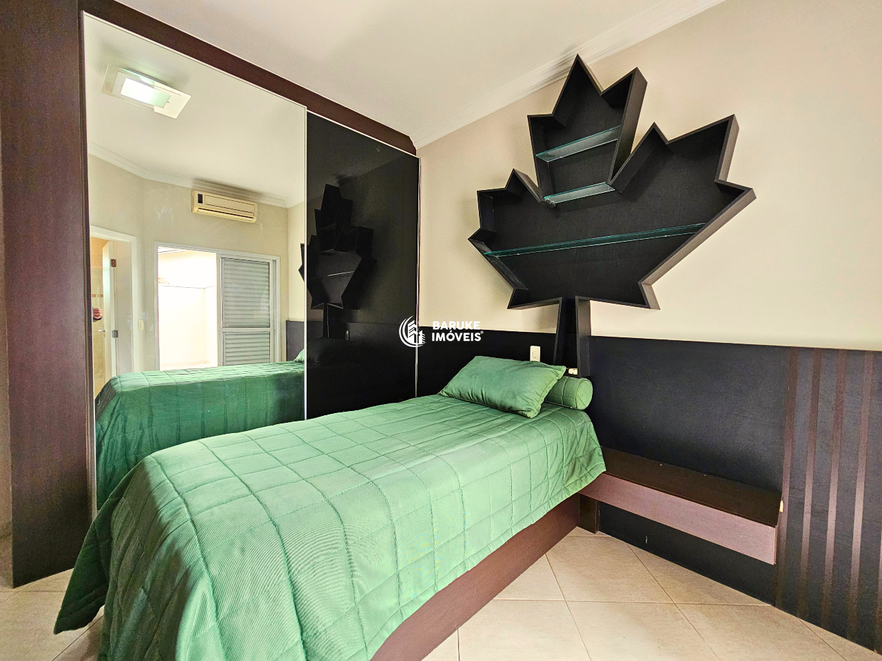 Casa de condomínio à venda no bairro VILA SUICAIndaiatuba: 