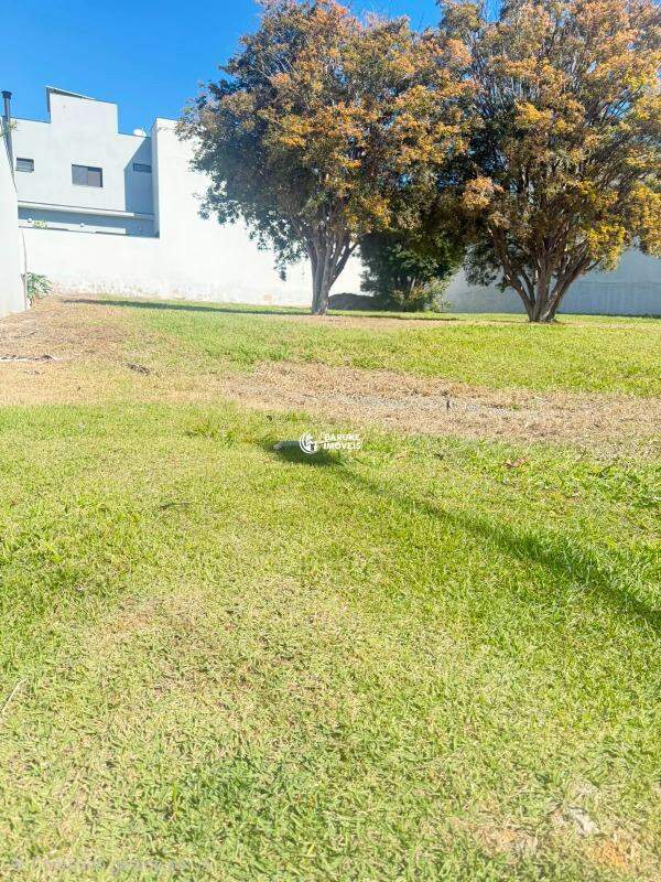Terreno à venda no bairro JARDINS DI ROMAIndaiatuba: 