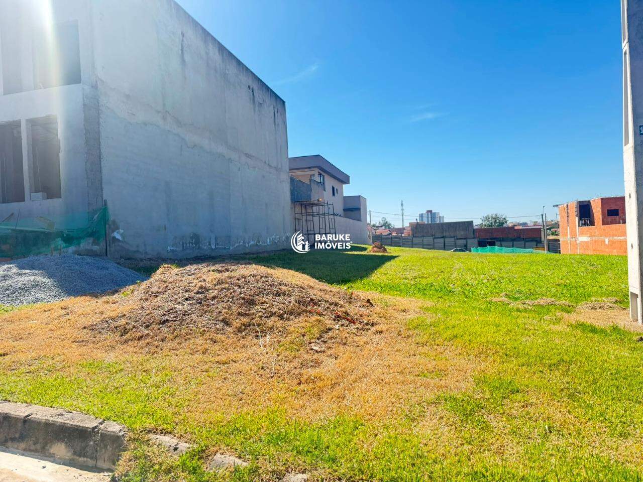 Terreno à venda no bairro JARDINS DI ROMAIndaiatuba: 