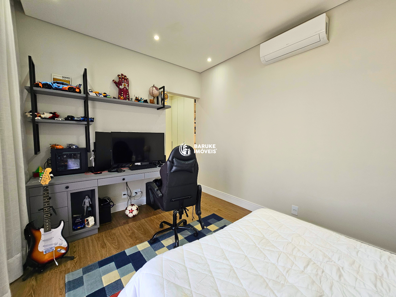 Casa de condomínio à venda no bairro Parque Villa dos PinheirosIndaiatuba: 