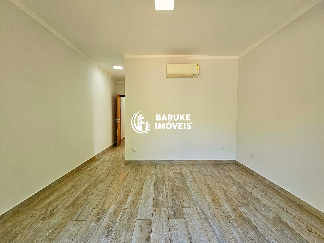 Casa de condomínio para aluguel no bairro JARDIM DOS LAGOSIndaiatuba: 