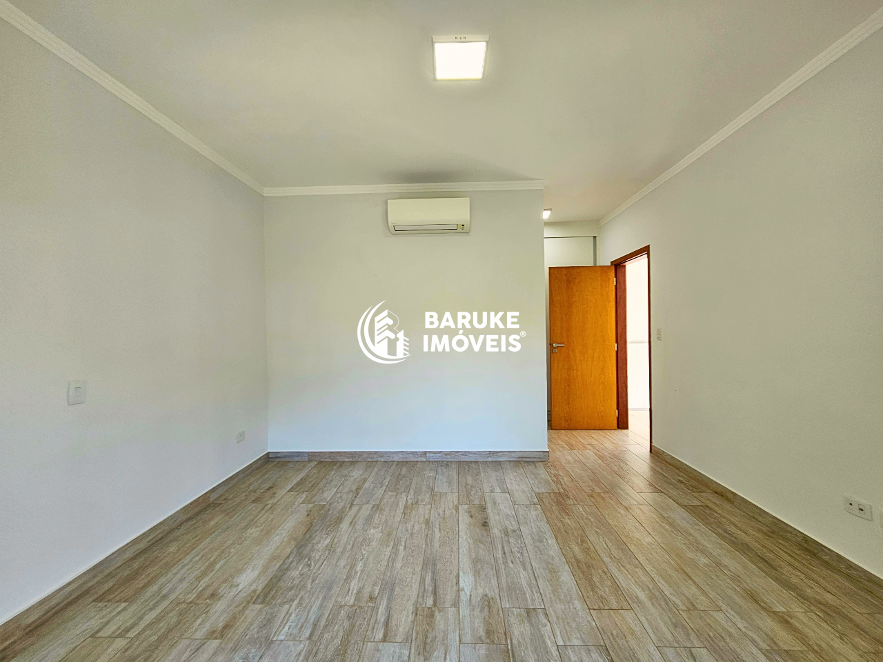 Casa de condomínio para aluguel no bairro JARDIM DOS LAGOSIndaiatuba: 