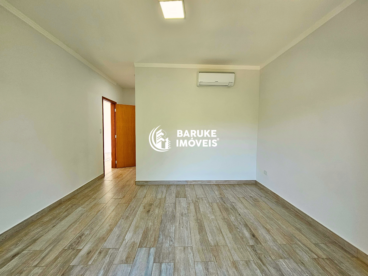 Casa de condomínio para aluguel no bairro JARDIM DOS LAGOSIndaiatuba: 
