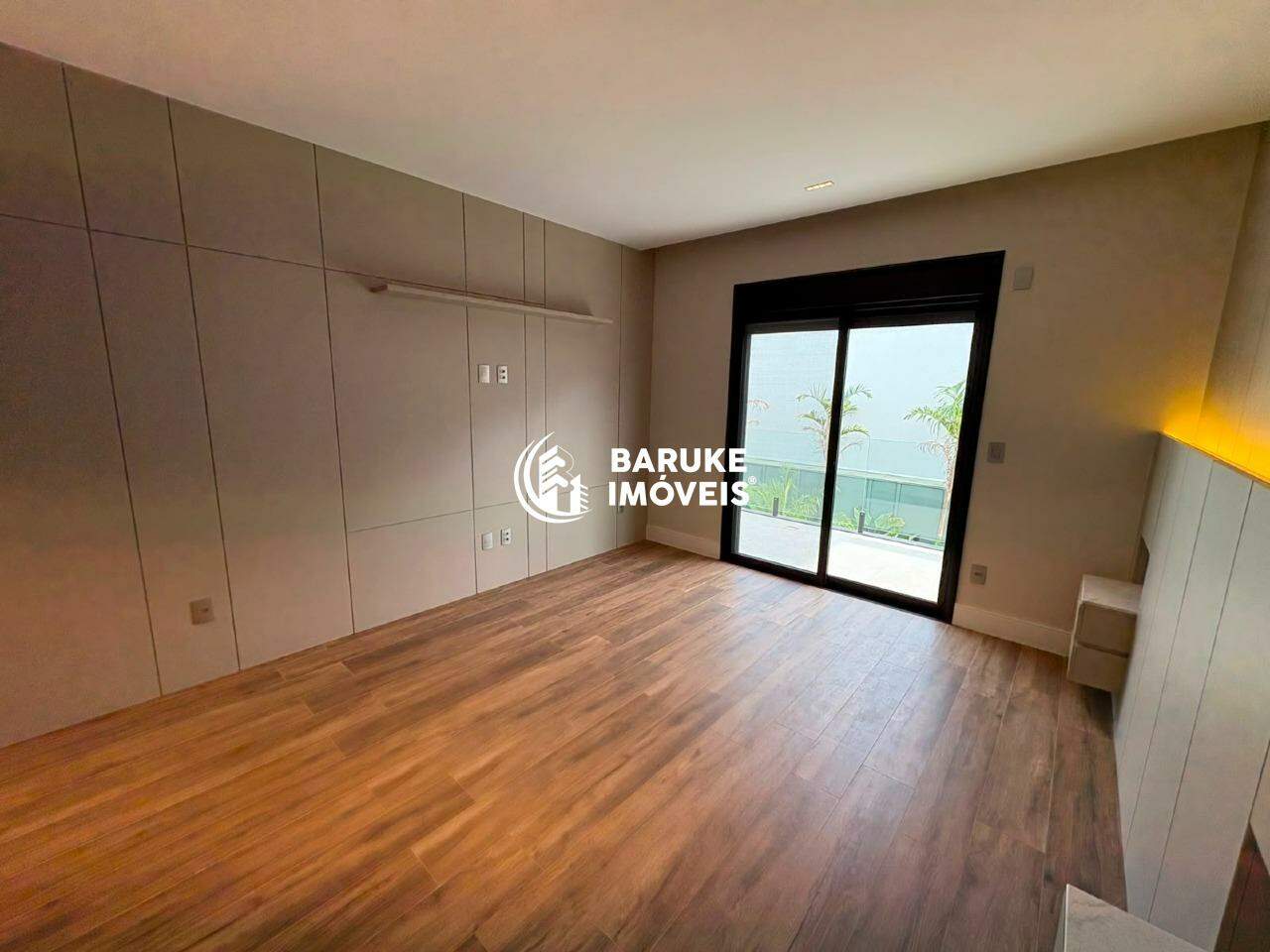 Casa de condomínio à venda no bairro JARDIM RESIDENCIAL SANTA CLARAIndaiatuba: 