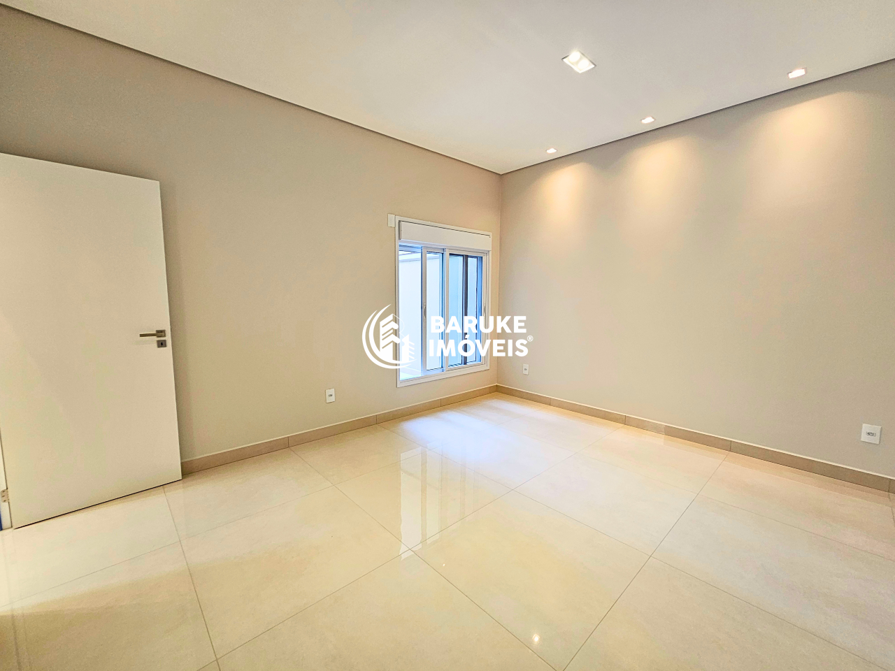 Casa de condomínio à venda no bairro RESIDENCIAL LONDON PARKIndaiatuba: 