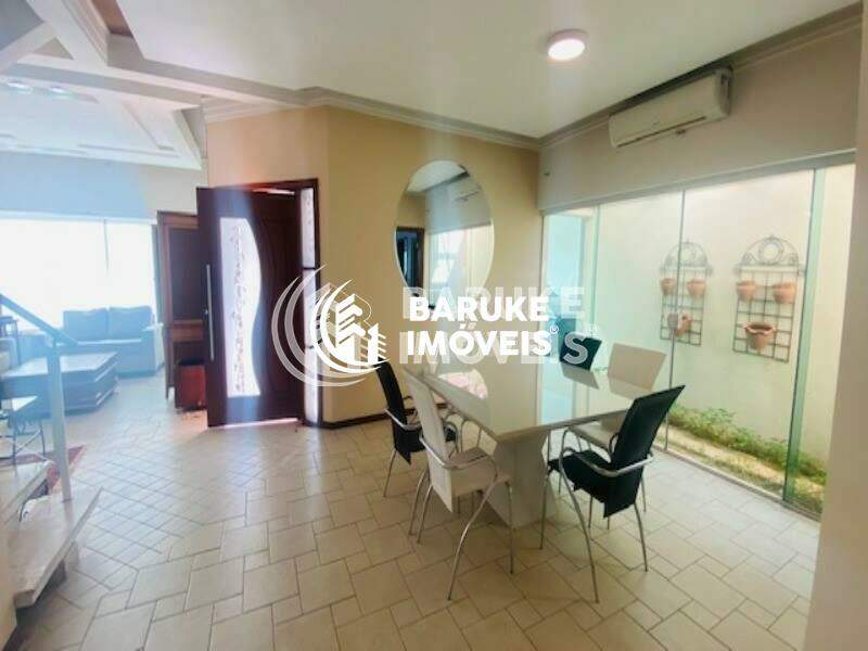 Casa de condomínio à venda no bairro JARDIM PORTAL DOS IPÊSIndaiatuba: SALA DE JANTAR