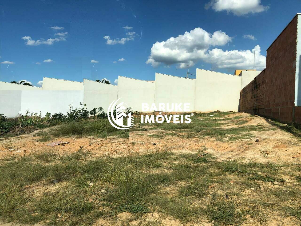 Terreno à venda no bairro JARDIM RESIDENCIAL VENEZAIndaiatuba: 