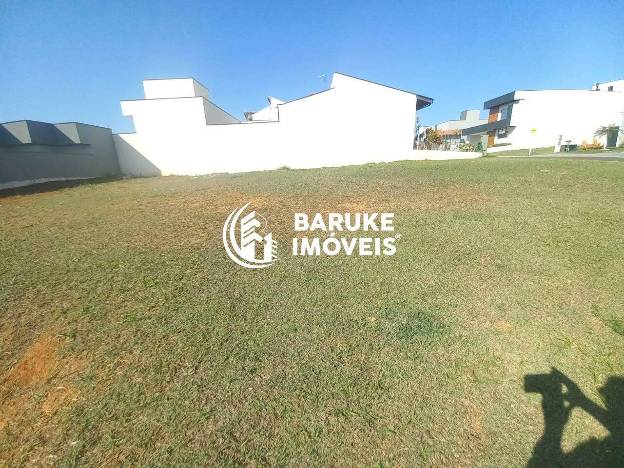 Terreno à venda no bairro JARDIM RESIDENCIAL DONA LUCILLAIndaiatuba: Visto da Rua 