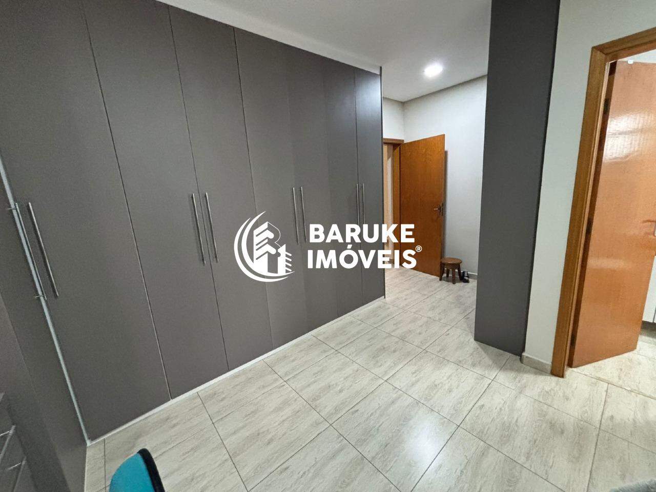Casa de condomínio à venda no bairro JARDIM RESIDENCIAL DONA LUCILLAIndaiatuba: 