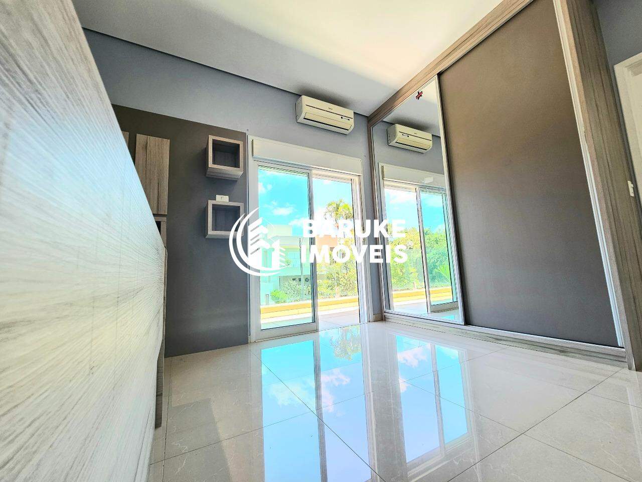 Casa de condomínio à venda no bairro JARDIM RESIDENCIAL SANTA CLARAIndaiatuba: 