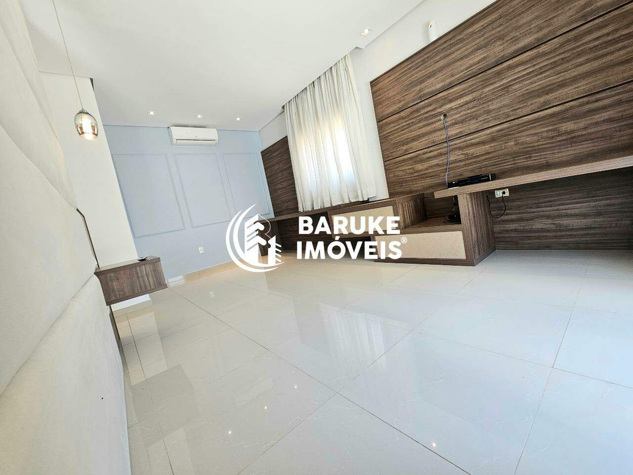 Casa de condomínio à venda no bairro JARDIM RESIDENCIAL SANTA CLARAIndaiatuba: 