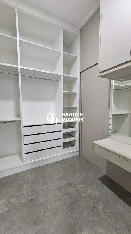 Casa de condomínio à venda no bairro JARDIM RESIDENCIAL VIENAIndaiatuba: 