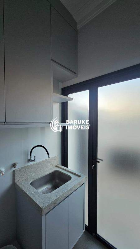 Casa de condomínio à venda no bairro JARDIM RESIDENCIAL VIENAIndaiatuba: 