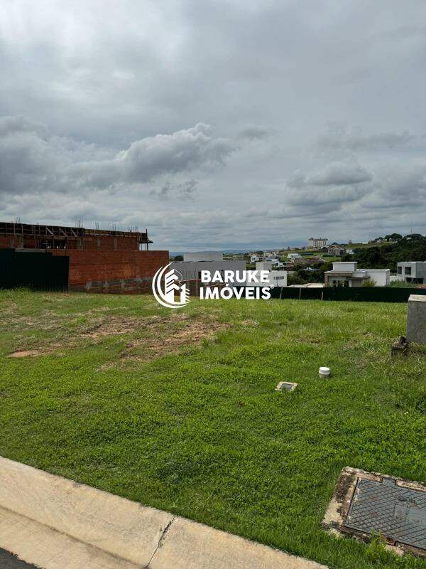 Terreno à venda no bairro Parque Villa dos PinheirosIndaiatuba: 