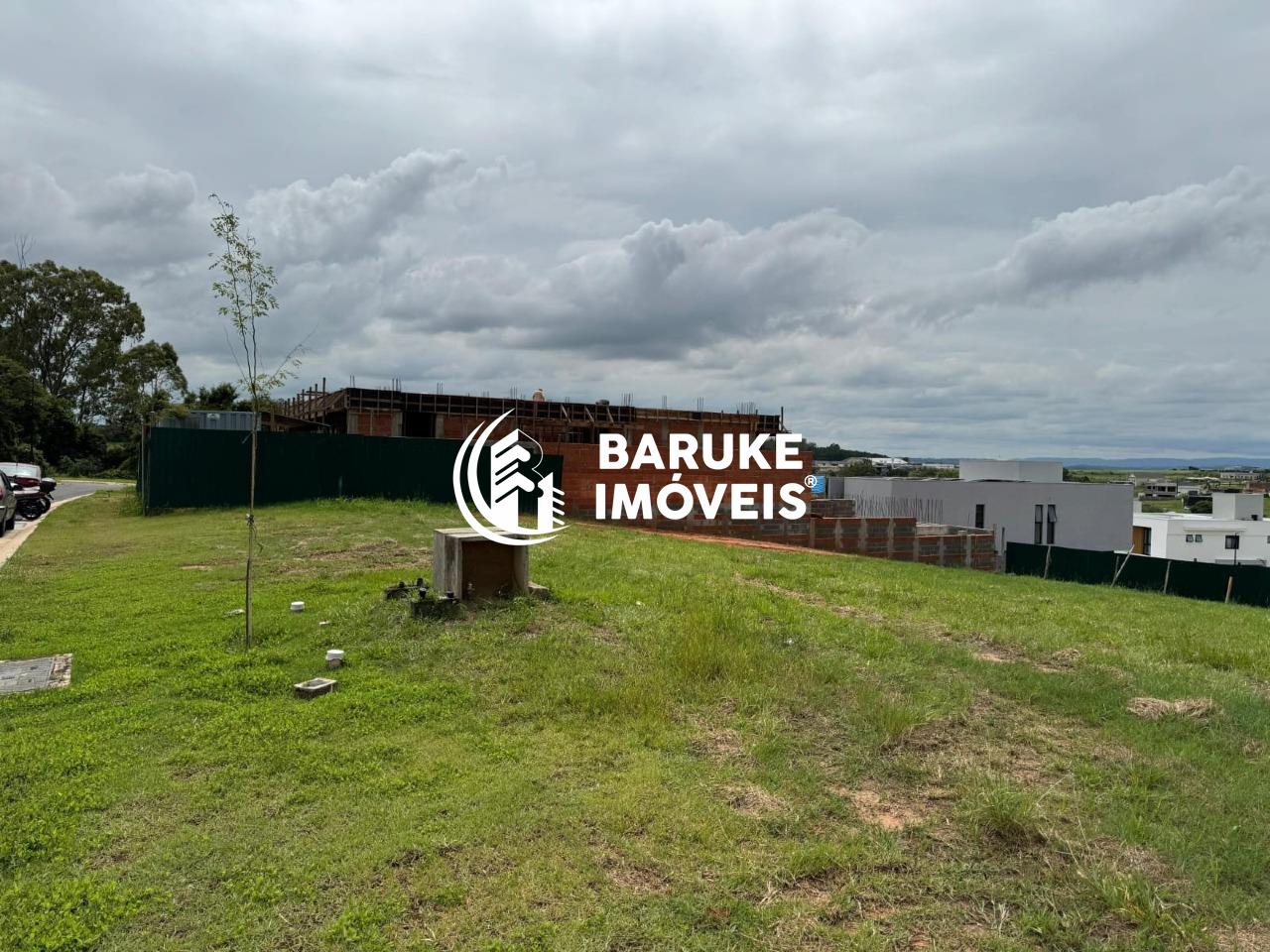 Terreno à venda no bairro Parque Villa dos PinheirosIndaiatuba: 