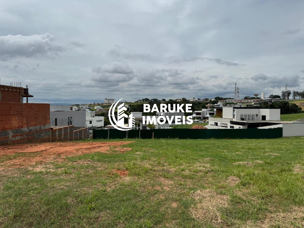 Terreno à venda no bairro Parque Villa dos PinheirosIndaiatuba: 