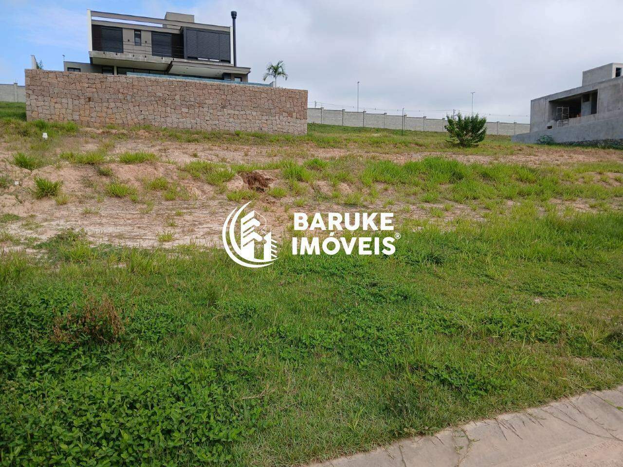 Terreno à venda no bairro Parque Villa dos PinheirosIndaiatuba: 