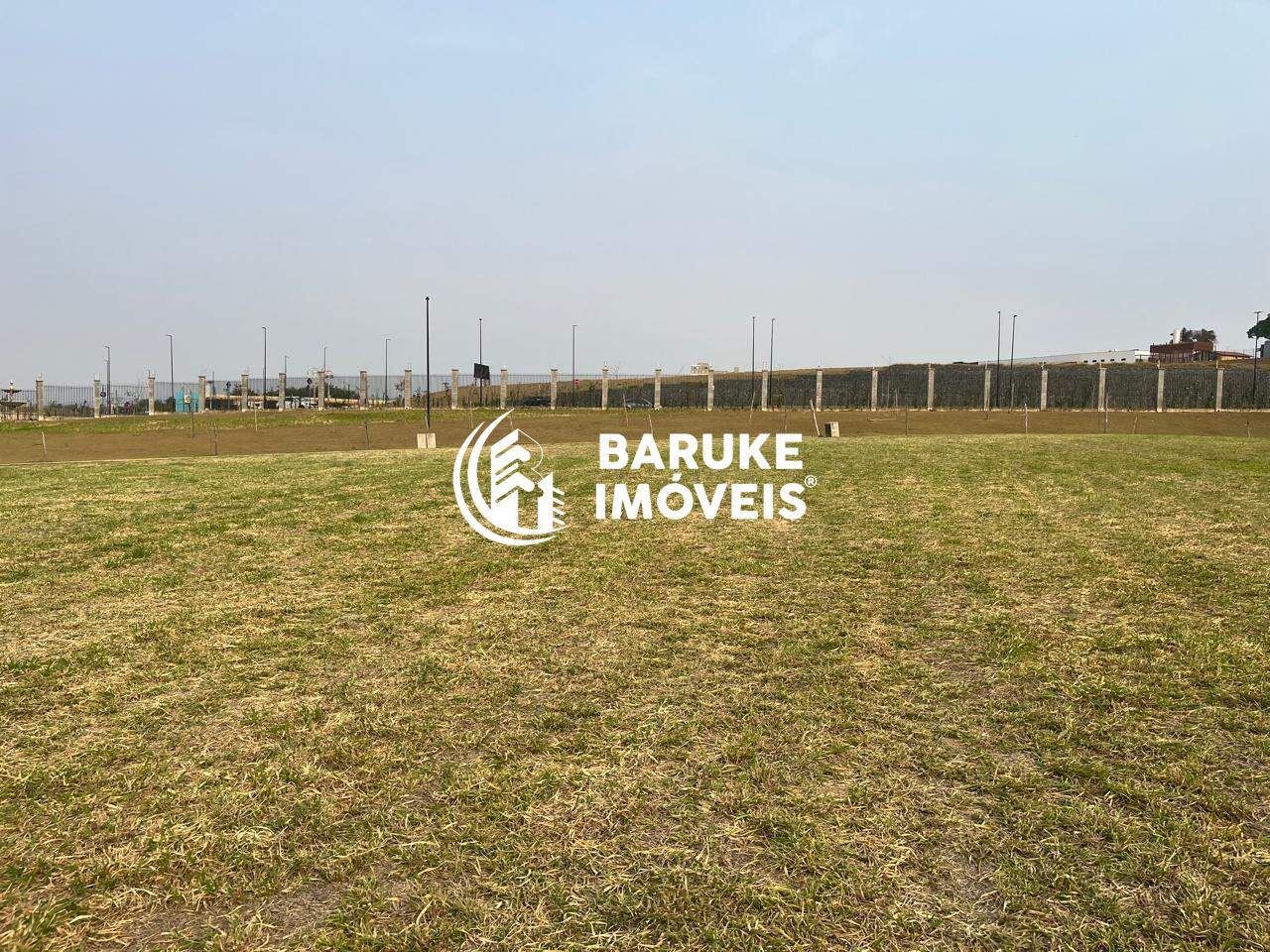 Terreno à venda no bairro Parque Villa dos PinheirosIndaiatuba: 